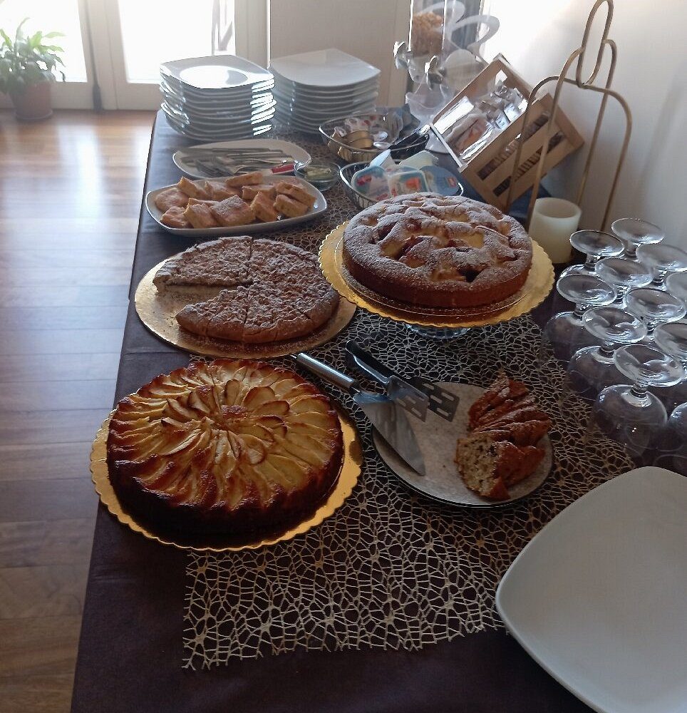 Dolci fatti in casa serviti a colazione