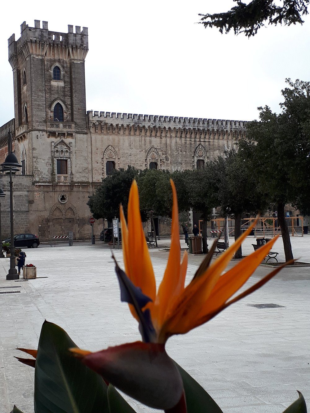 Il Castello d'Ayala Valva nei dintorni di Monteparano